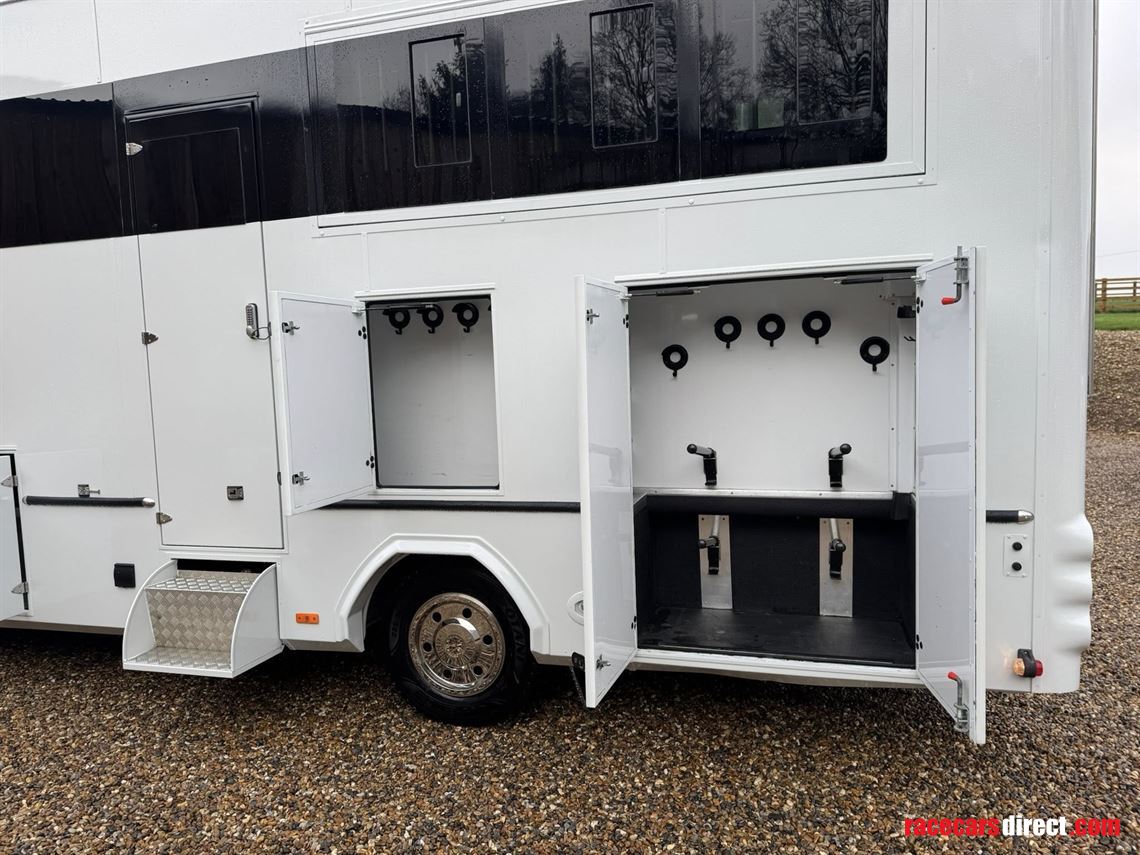 iveco-eurocargo-equicruiser-10-ton