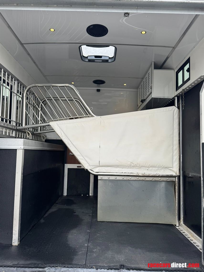 iveco-eurocargo-equicruiser-10-ton