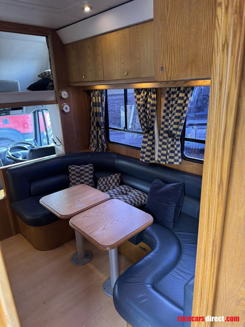 2013-iveco-75-ton-whittaker-coachbuilt-horseb