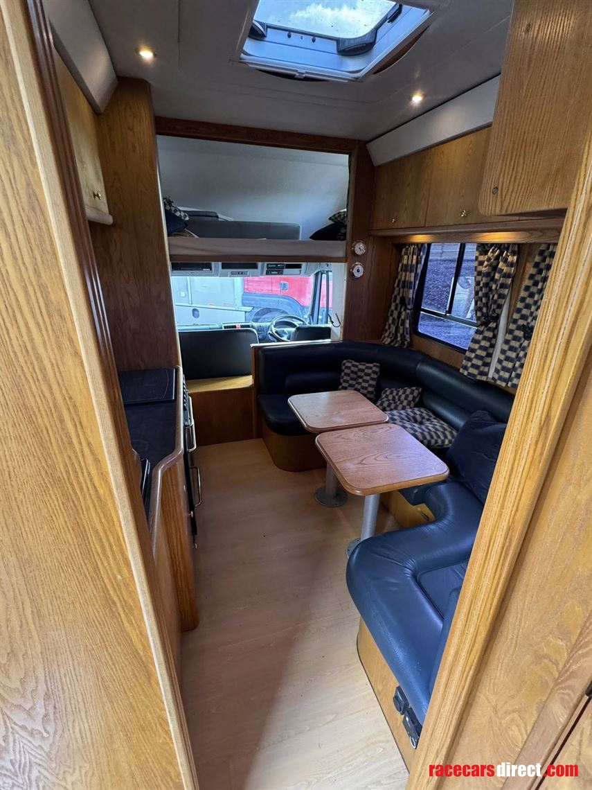 2013-iveco-75-ton-whittaker-coachbuilt-horseb