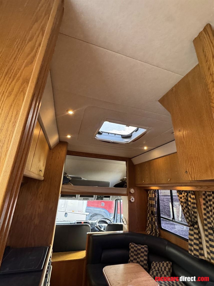 2013-iveco-75-ton-whittaker-coachbuilt-horseb