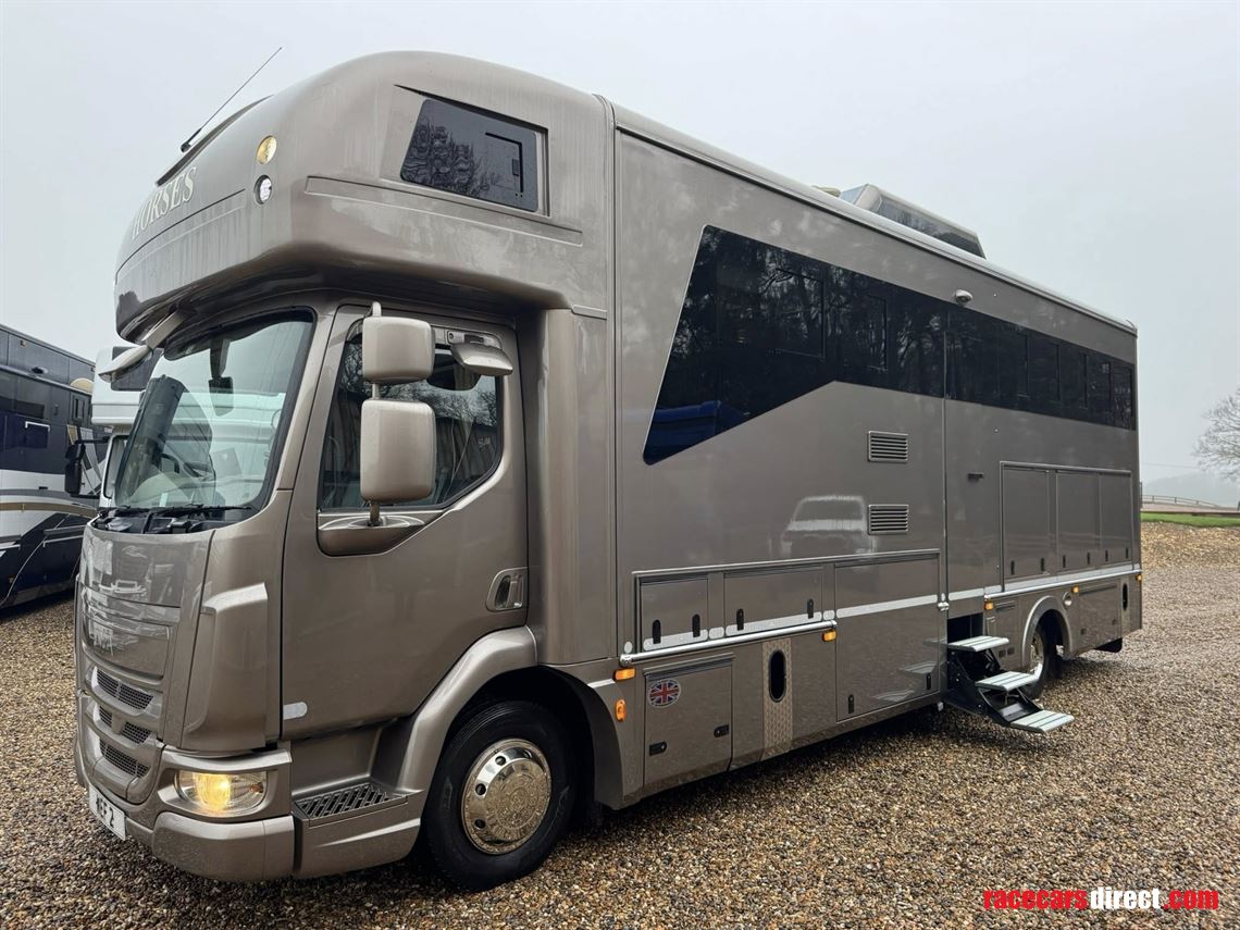 daf-cf-jm-coachbuild-4-horse-slide-out