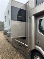 daf-cf-jm-coachbuild-4-horse-slide-out