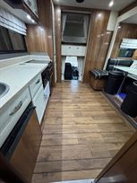 daf-cf-jm-coachbuild-4-horse-slide-out