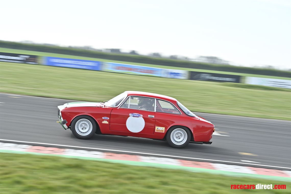 1964-alfa-romeo-giulia-sprint-gt-20-rhd-race