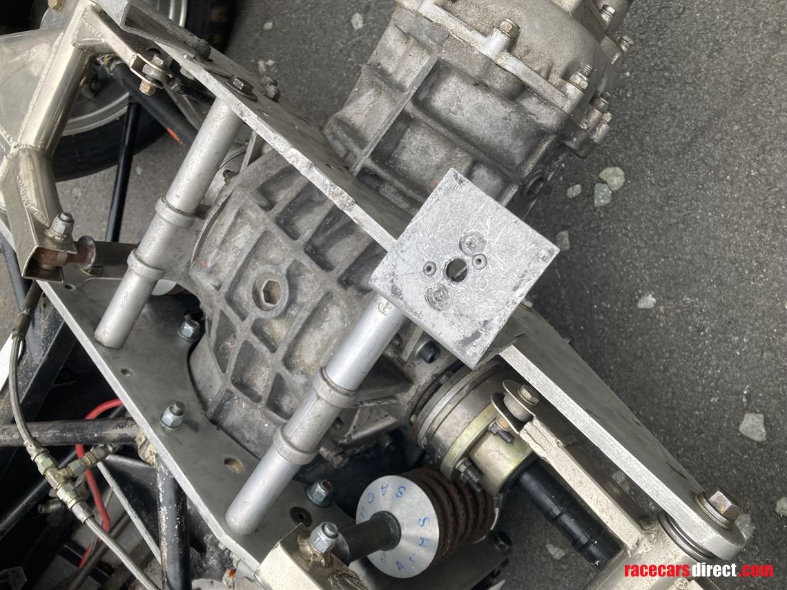 super-rare-reynard-sf82-classic-historic-ff20