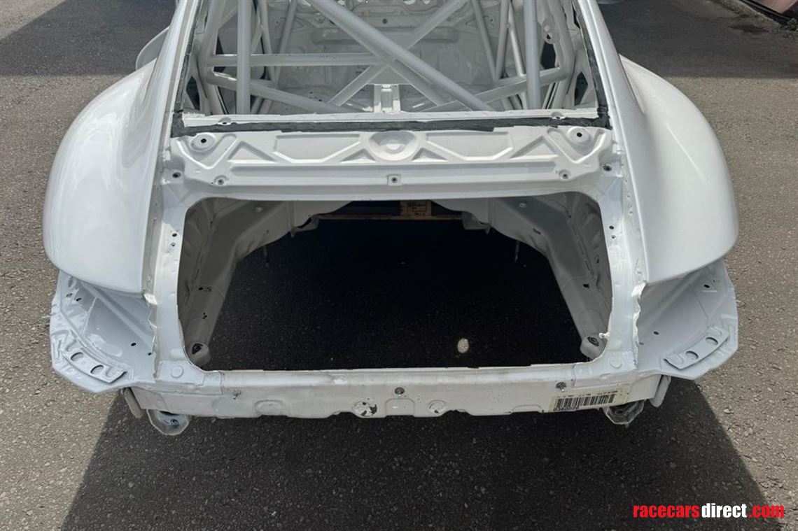 porscher-997-gt3-bare-chassis-with-roll-cage
