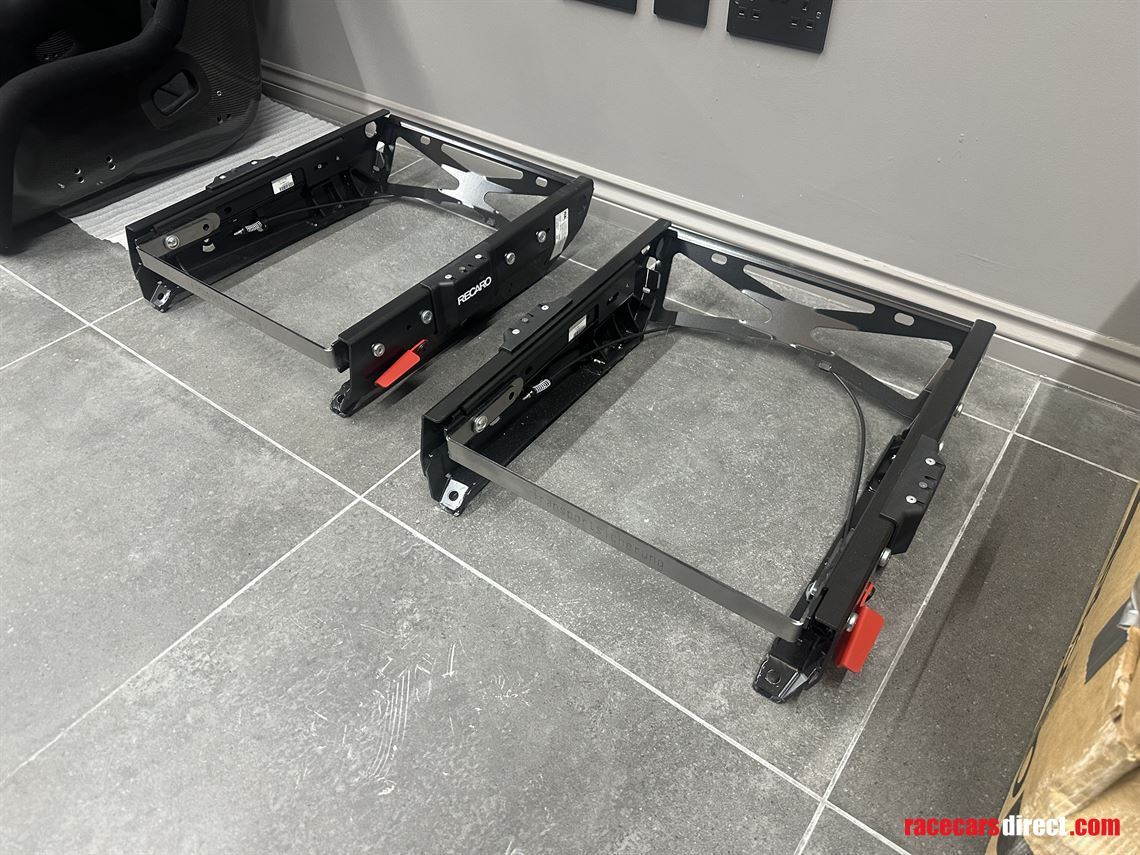 recaro-p-1300-gt-seats-and-adapters-in-date