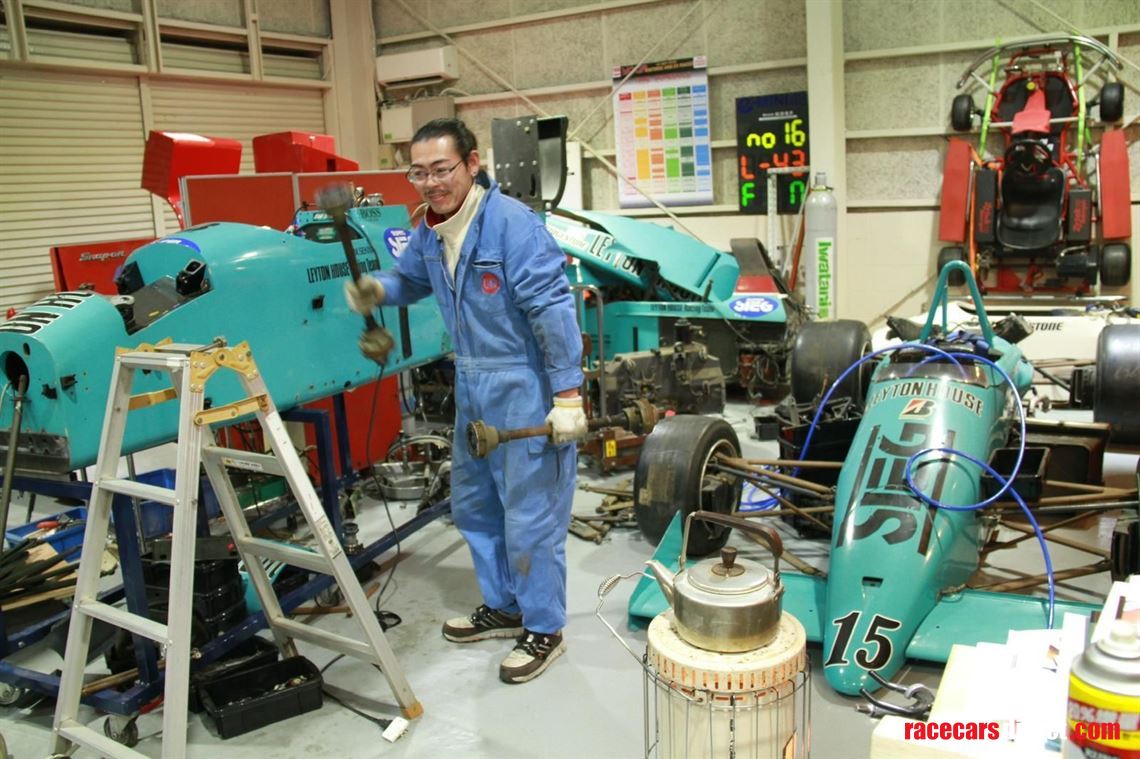 1998-leyton-house-march-88b-013-race-car