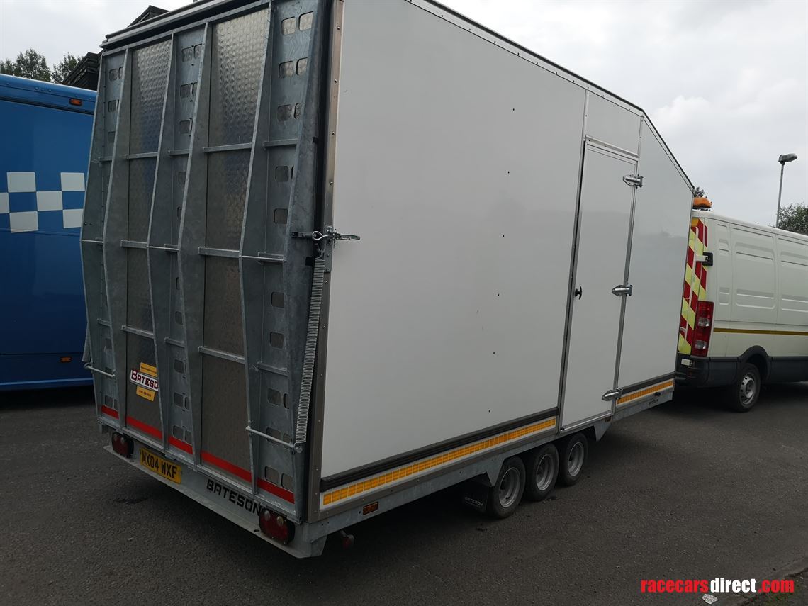 buying-all-enclosed-race-shuttles-trailers