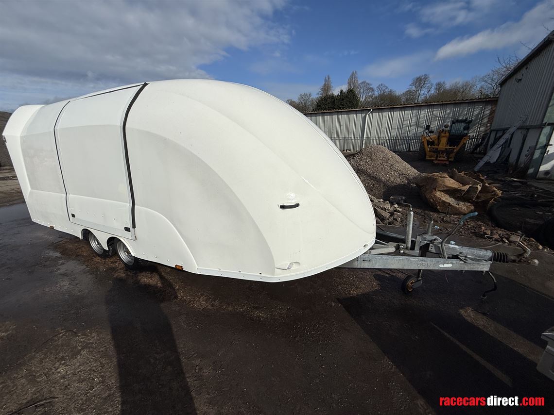 buying-all-enclosed-race-shuttles-trailers