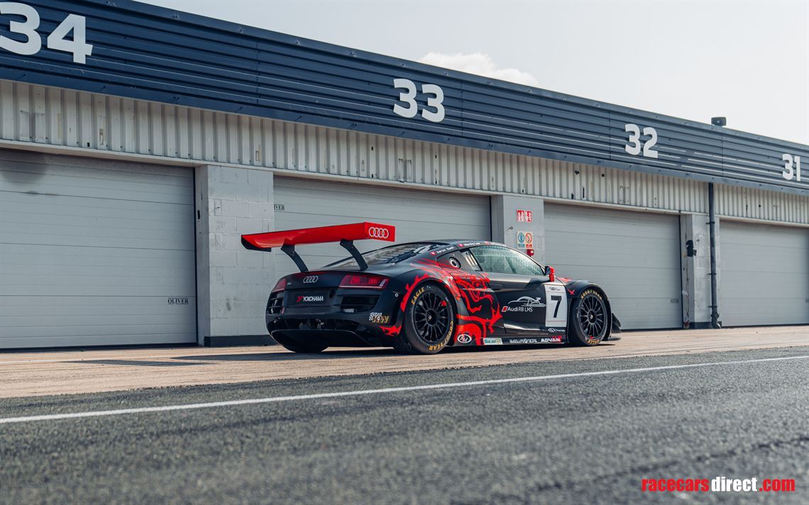 2011-audi-r8-lms-gt3