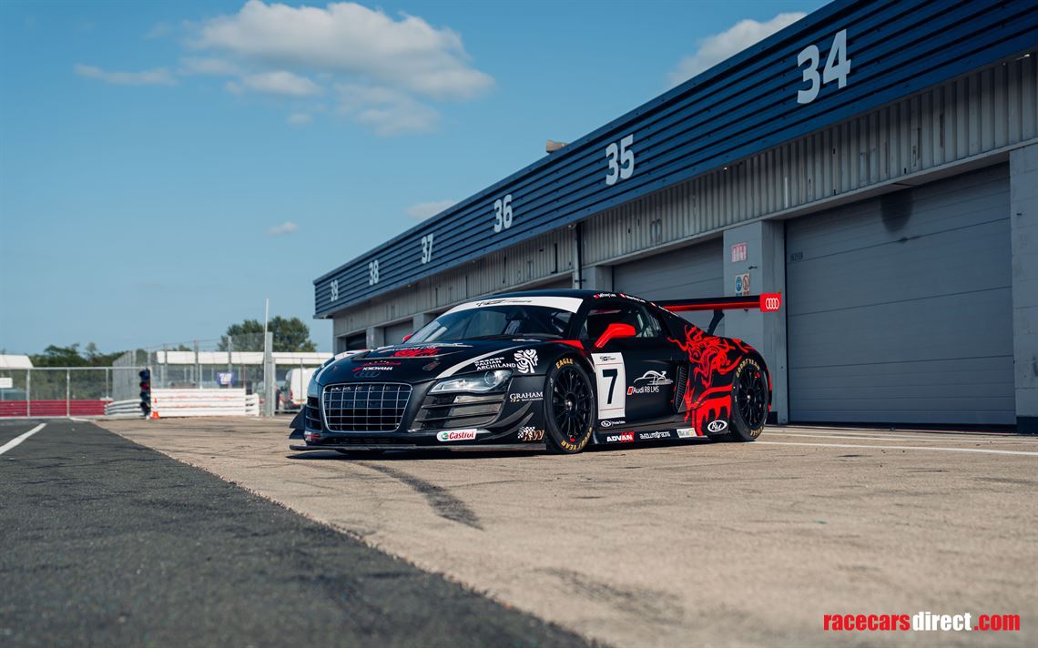 2011-audi-r8-lms-gt3