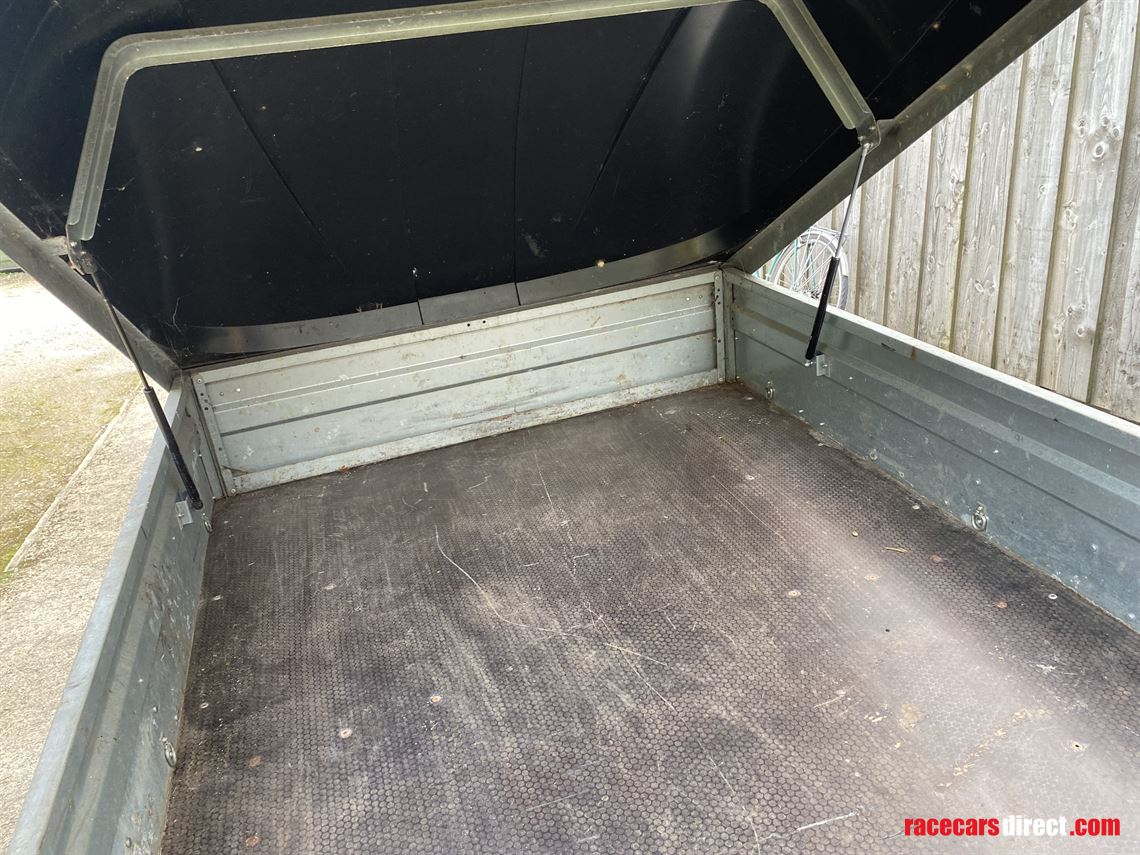 covered-kart-trailer-brenderup