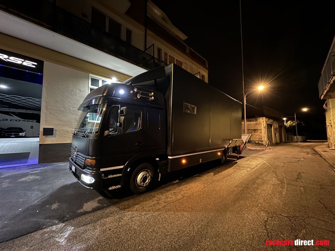 mclaren-570s-gt4-truck-spares-team-equipment