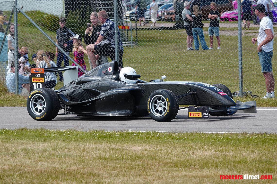 formula-renault-16-signatech