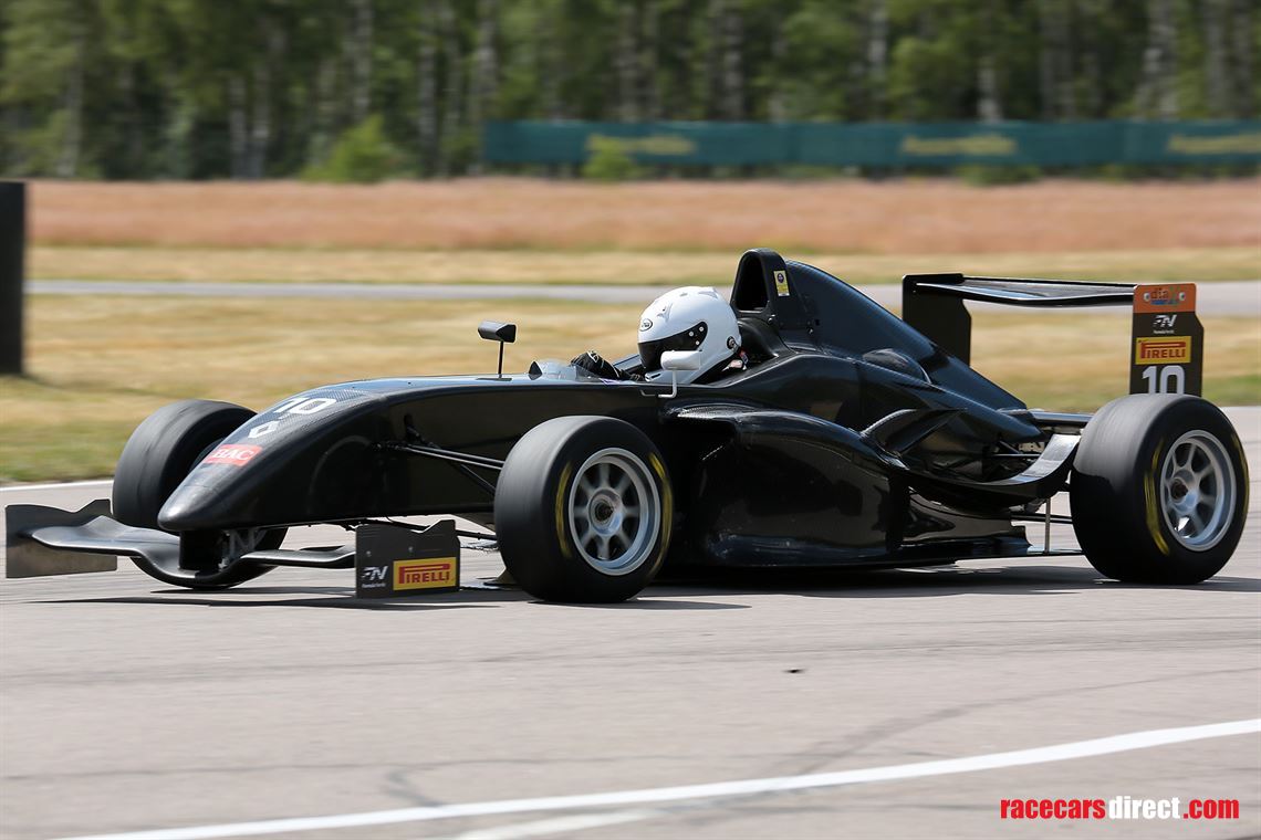 formula-renault-16-signatech