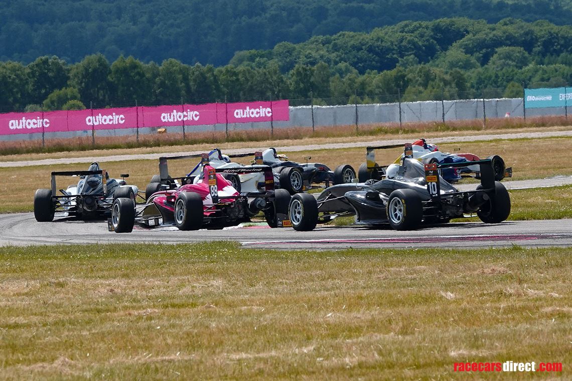 formula-renault-16-signatech