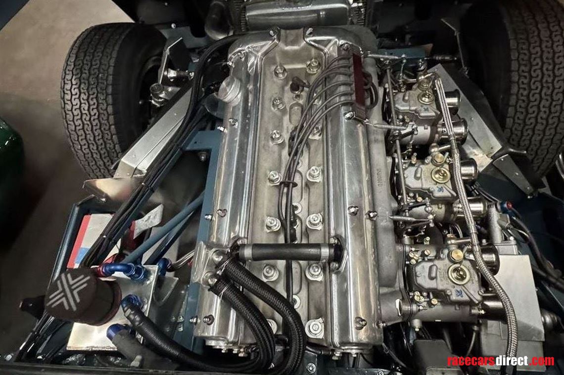 jaguar-e-type-race-engine-wide-angle