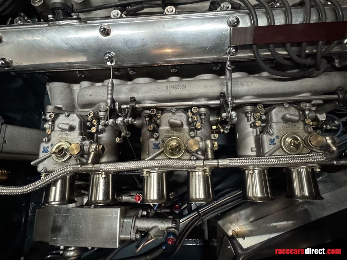 jaguar-e-type-race-engine-wide-angle