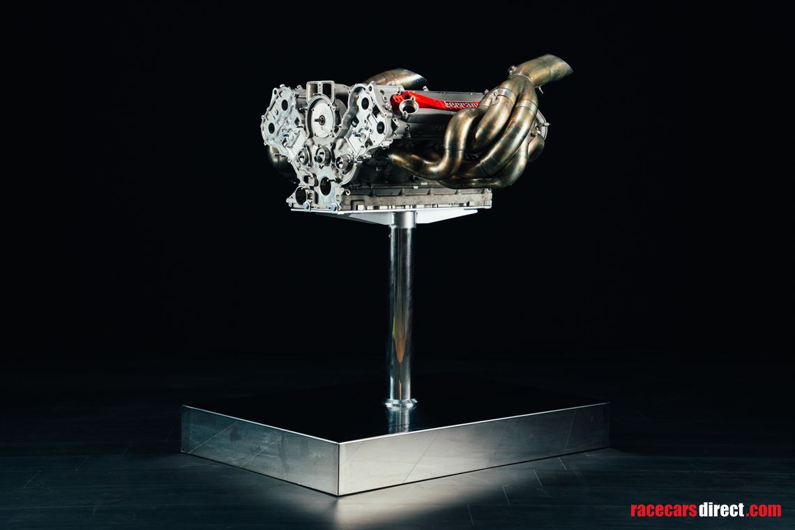 ferrari-f1-f2001-engine