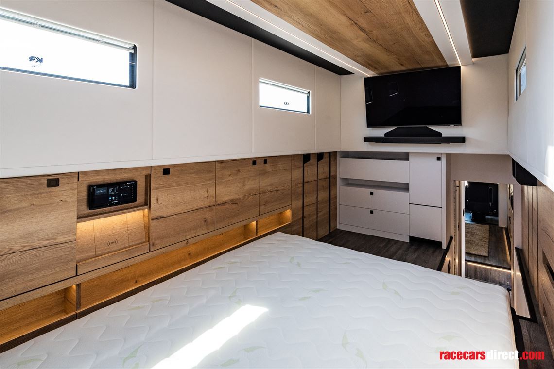 krismar-motorhome-on-volvo-fh500-chassis