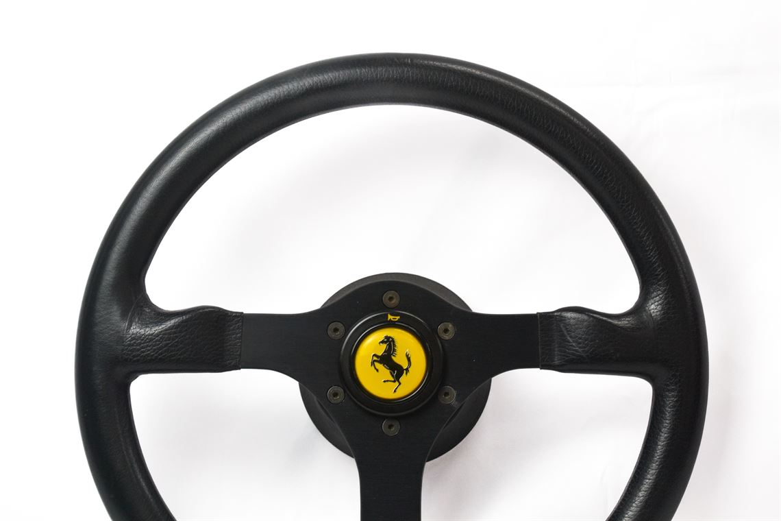 f40-steering-wheel