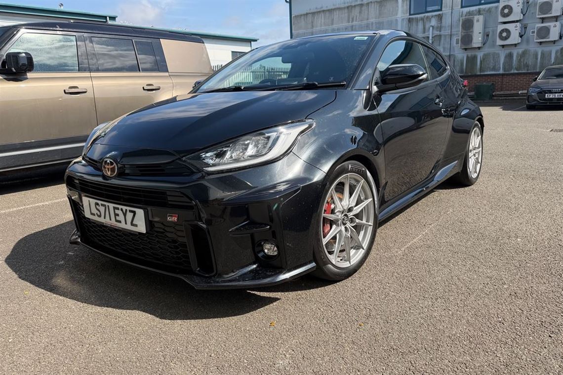 toyota-yaris-gr-circuit-pack