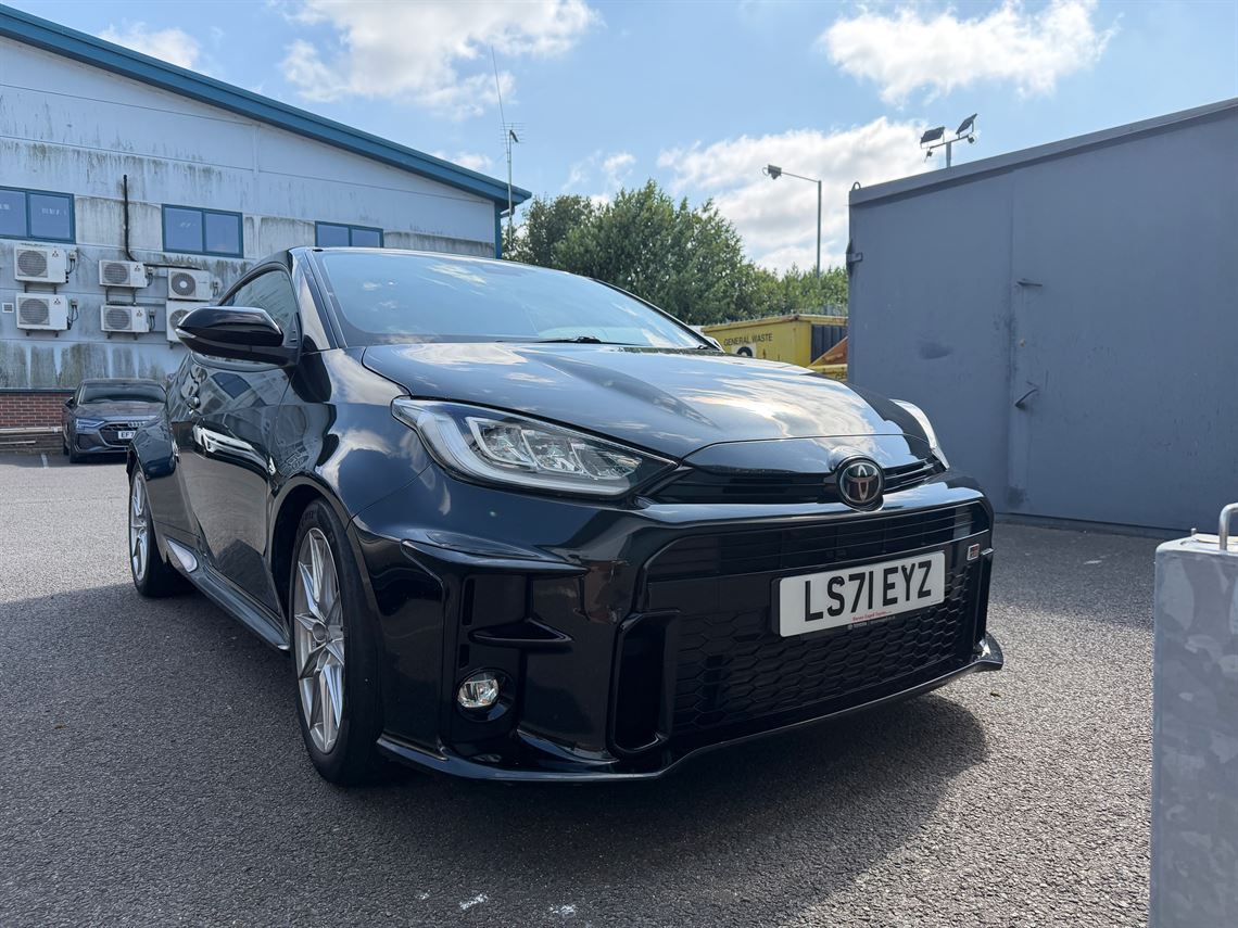 toyota-yaris-gr-circuit-pack