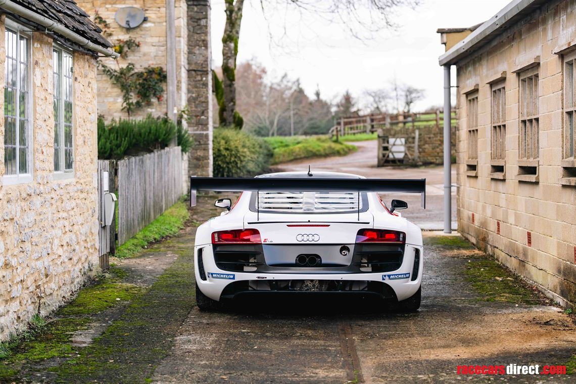 2010-audi-r8-lms-ultra-gt3