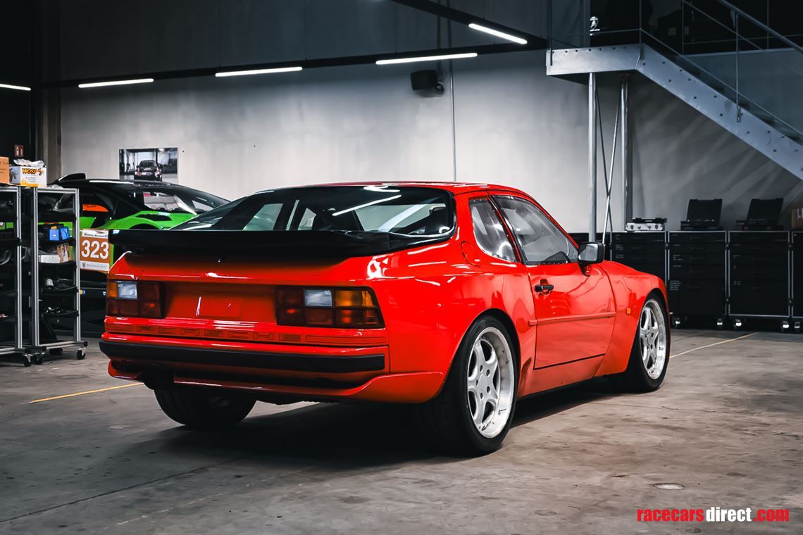 porsche-944-s2-track-car