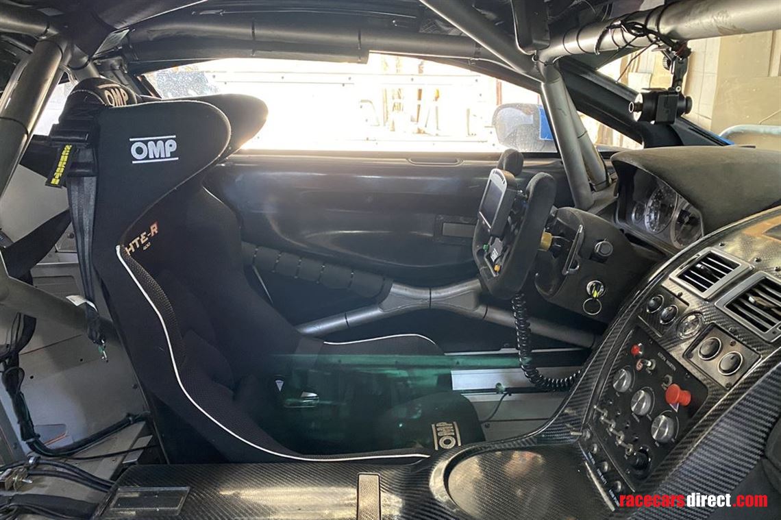 aston-martin-vantage-gt4