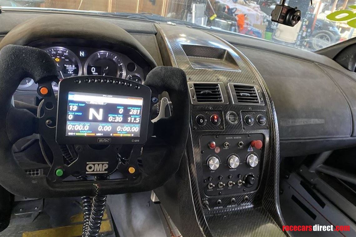 aston-martin-vantage-gt4