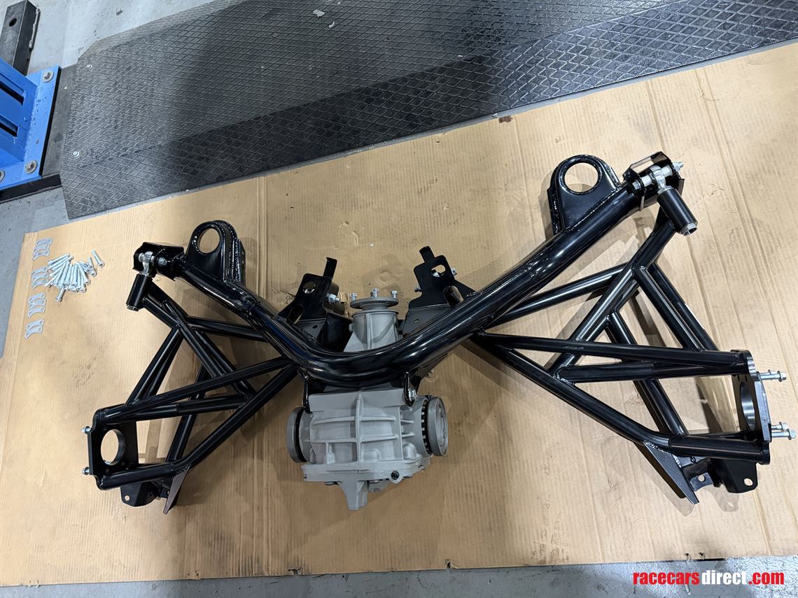 ford-sierra-cosworth-full-carbon-race-car-she