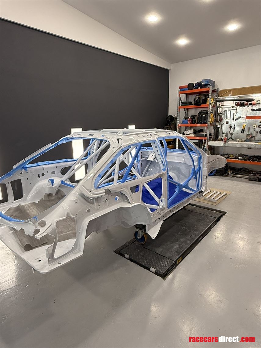 ford-sierra-cosworth-full-carbon-race-car-she