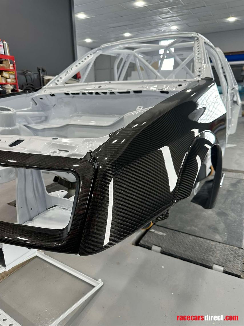 ford-sierra-cosworth-full-carbon-race-car-she