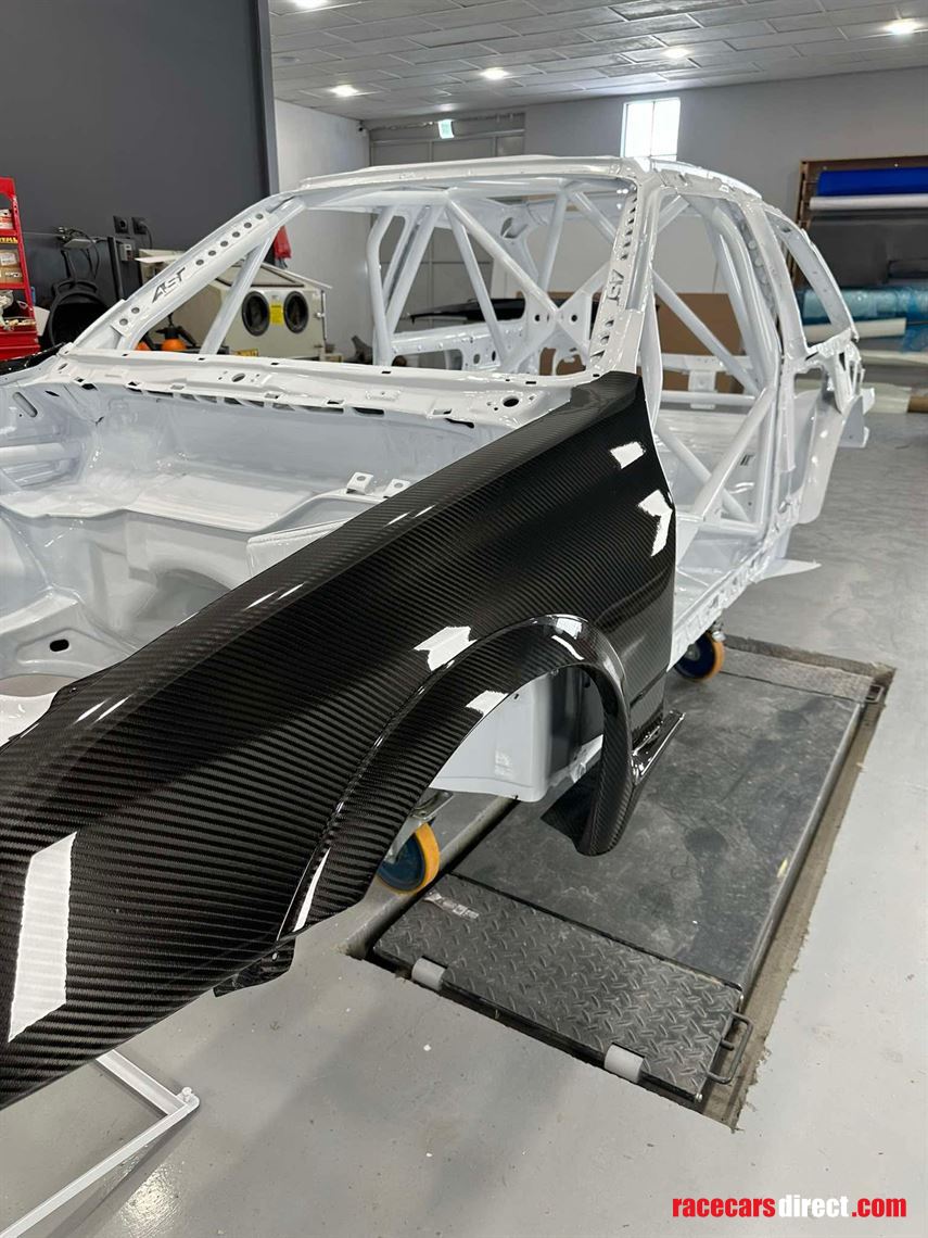 ford-sierra-cosworth-full-carbon-race-car-she