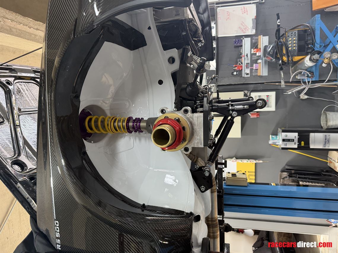 ford-sierra-cosworth-full-carbon-race-car-she