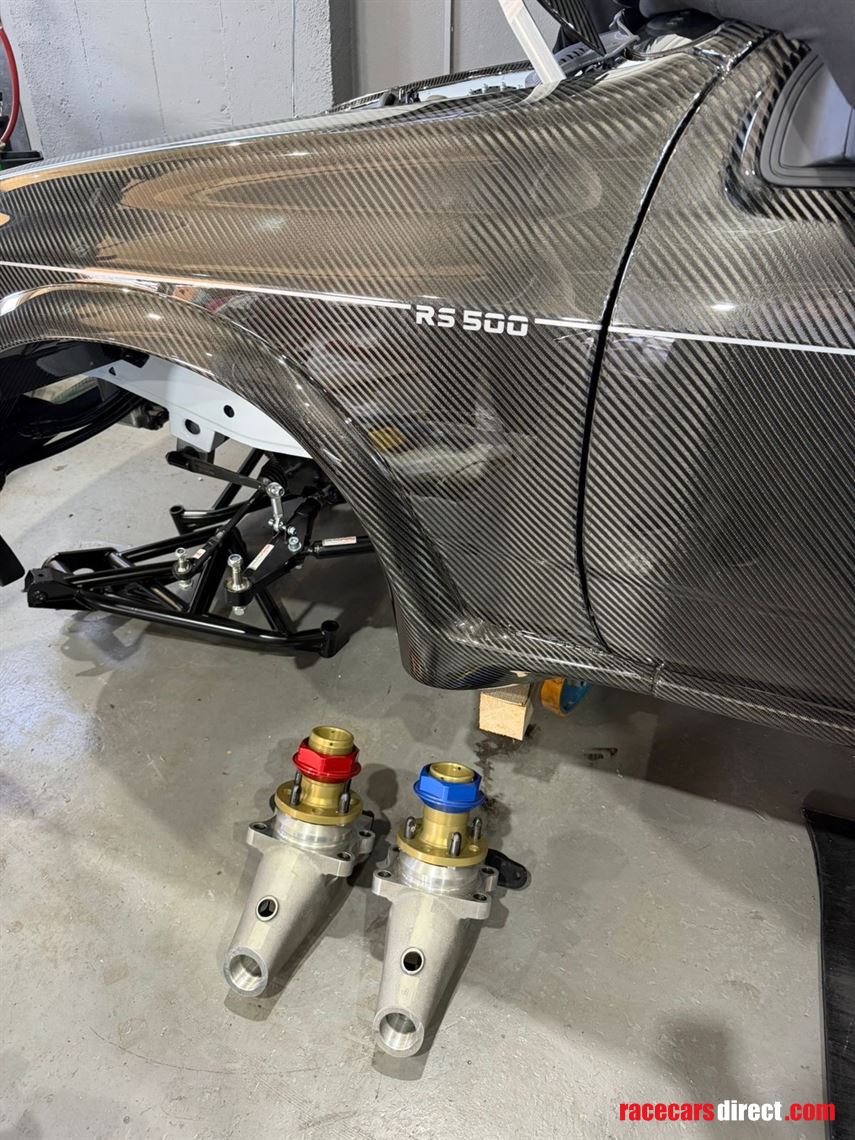 ford-sierra-cosworth-full-carbon-race-car-she