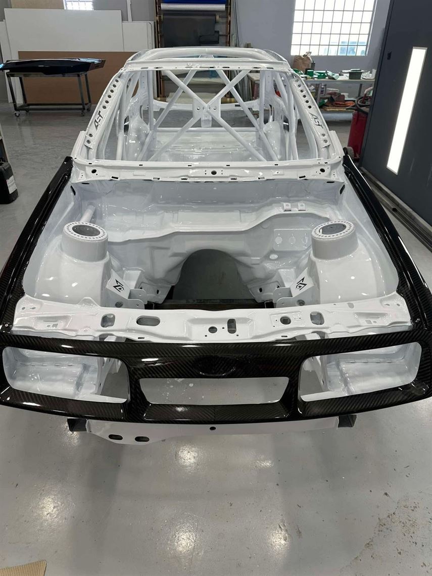 ford-sierra-cosworth-full-carbon-race-car-she