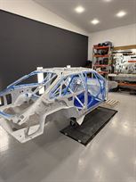 ford-sierra-cosworth-full-carbon-race-car-she