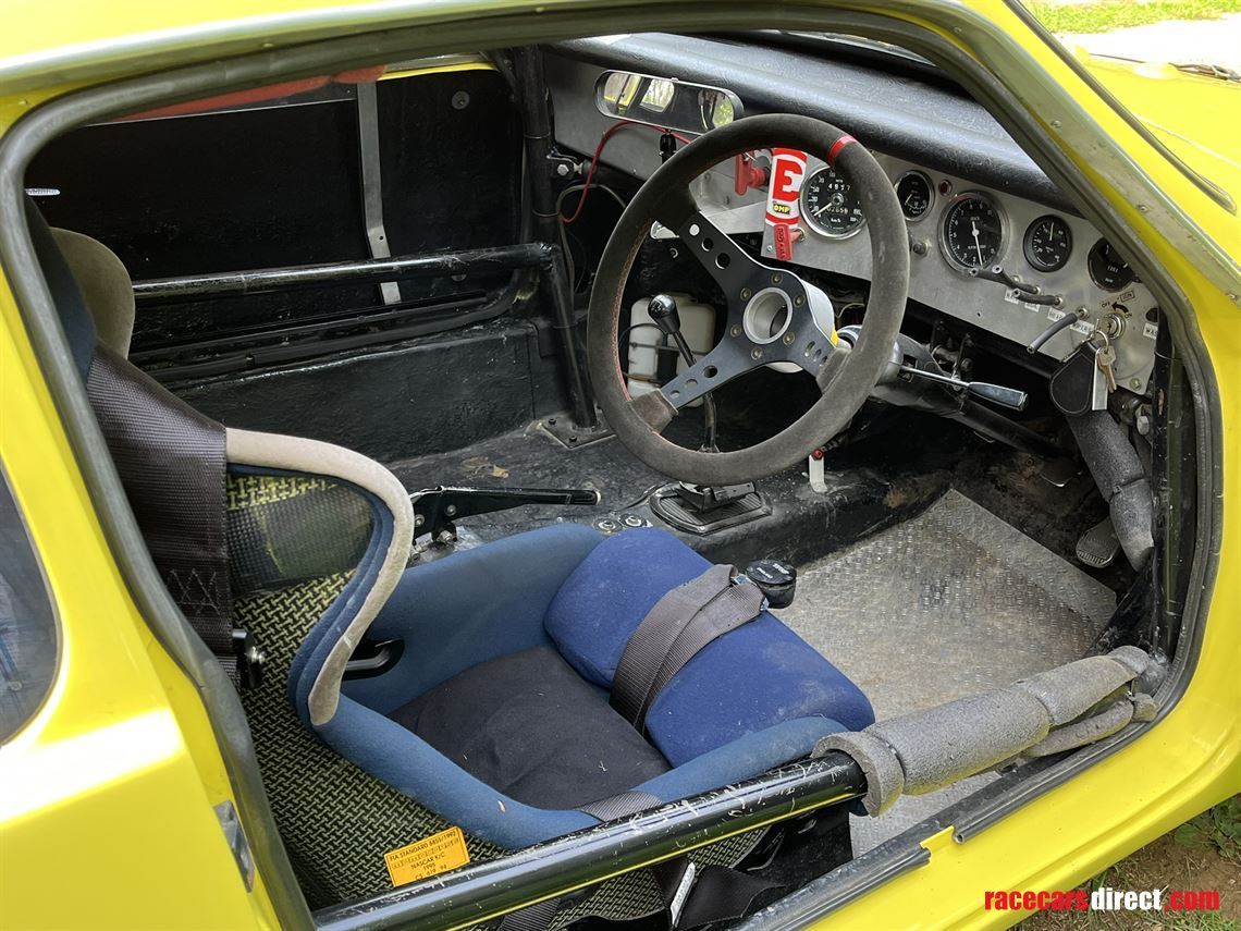 1967-mini-marcos-gt-rhd