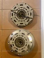 twin-triple-plate-ap-racing-carbon-clutches--