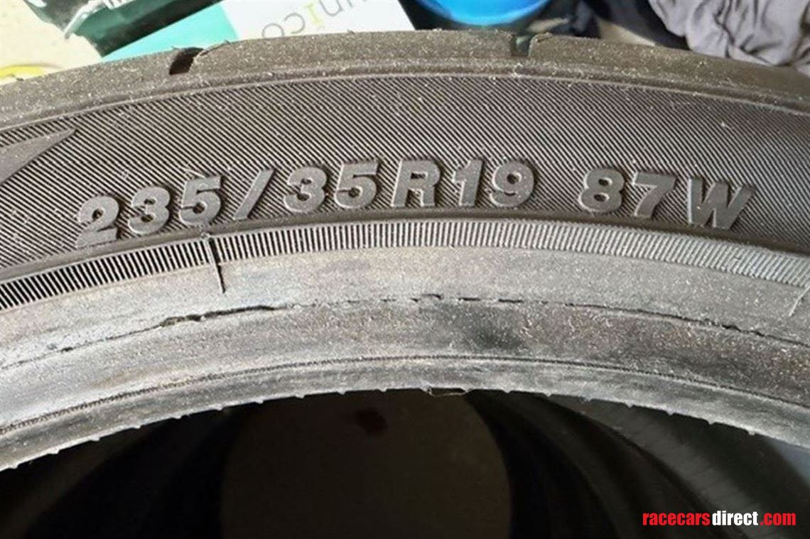 Yokohama Advan AD08RS Tyres (235/35 R19)
