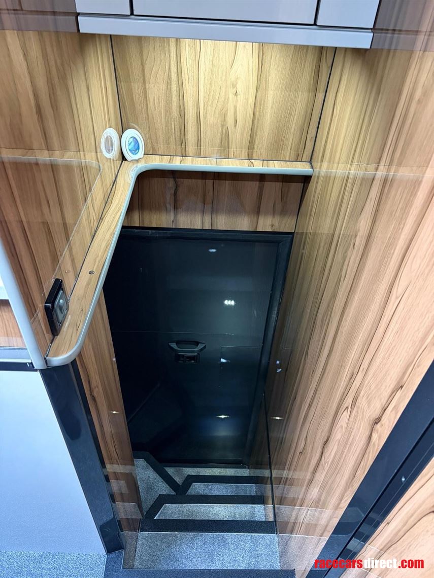 2010-volvo-b12m-motorhometransporter