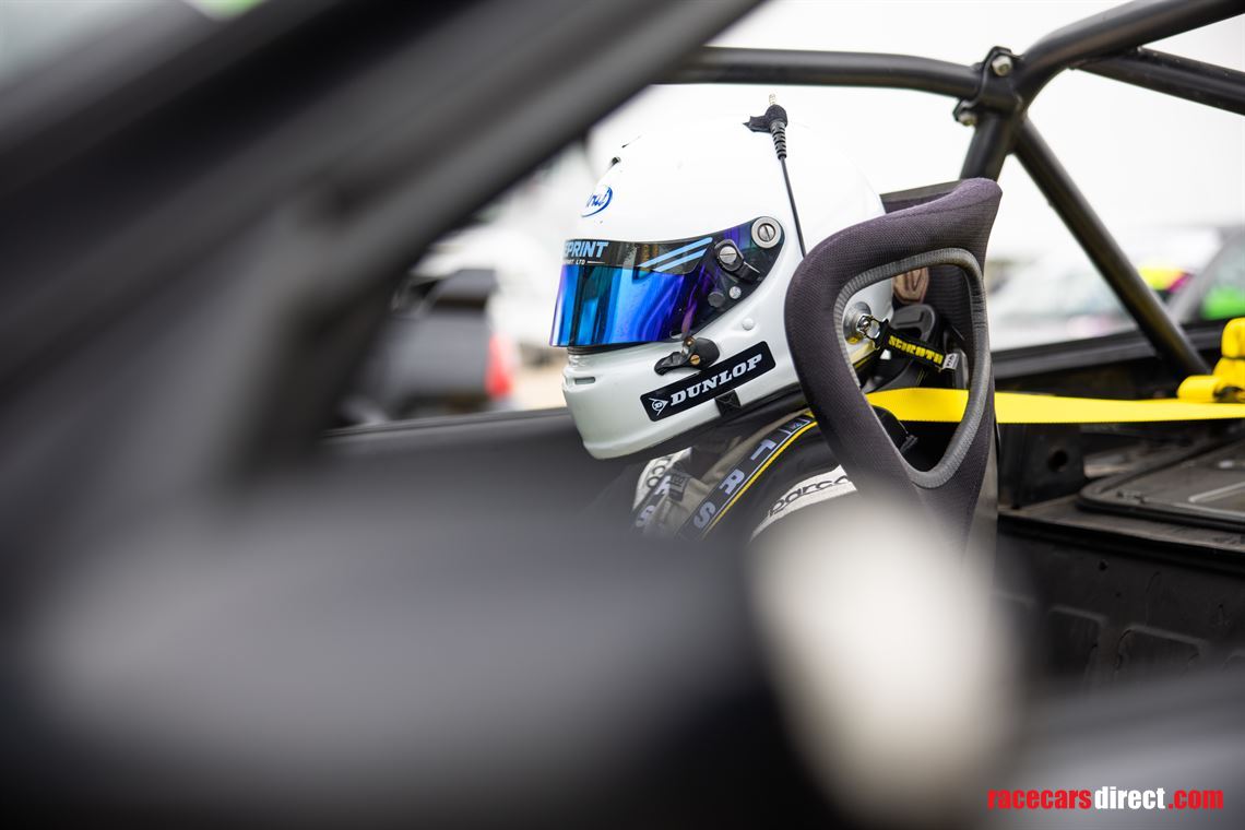 go-racing-no-hassle-arrive-drive-seats-availa