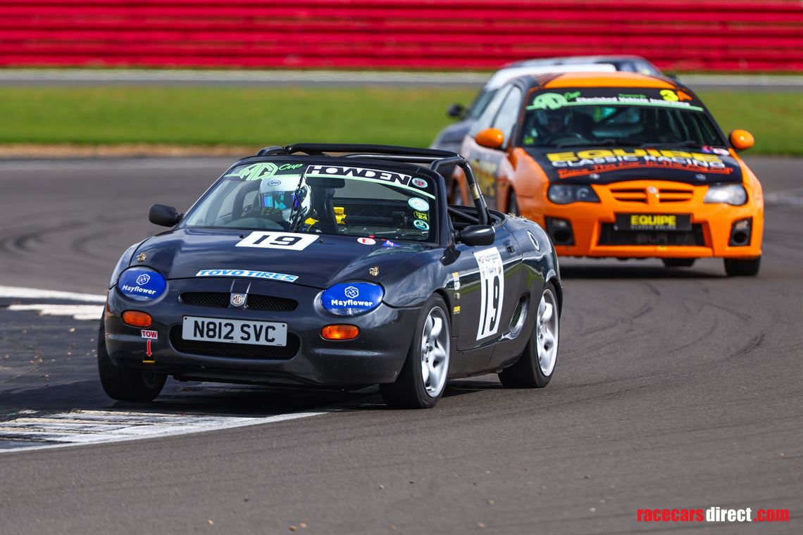 go-racing-no-hassle-arrive-drive-seats-availa