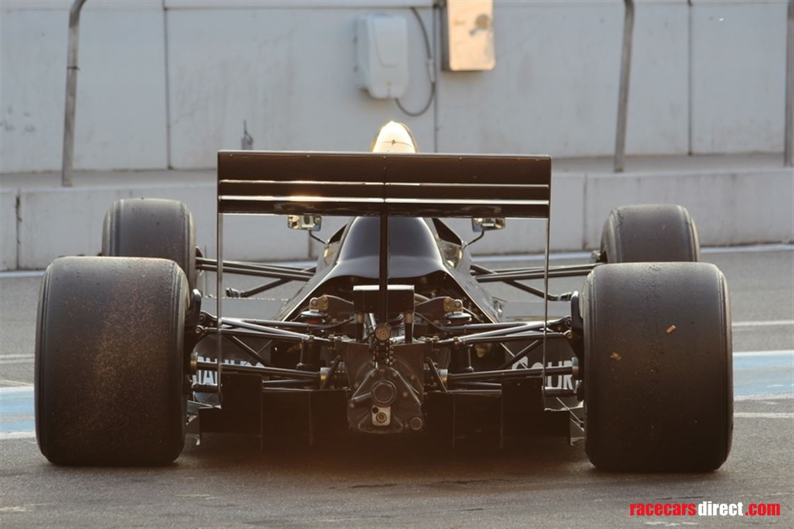 tyrrell-017b-chassis-02