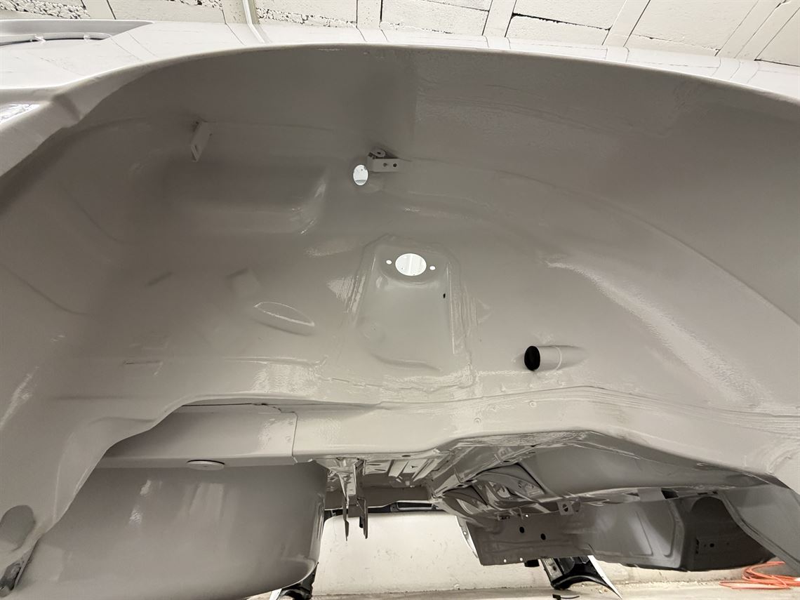 bmw-e30-m3-body-shell-rolling-chassis-group-a