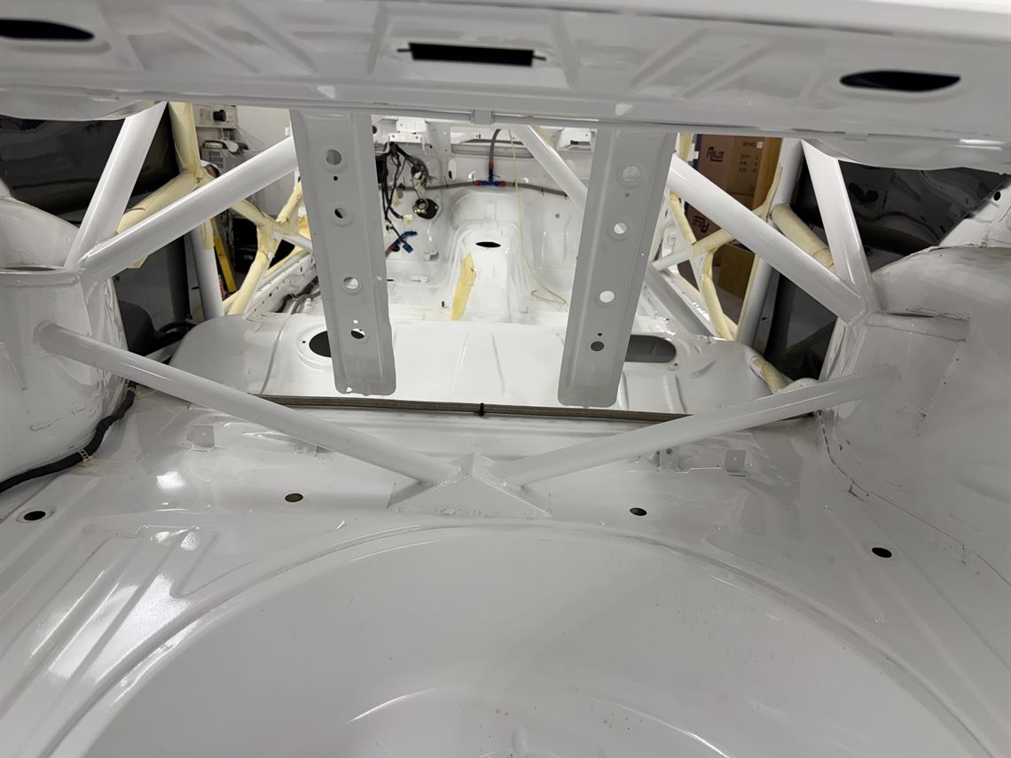 bmw-e30-m3-body-shell-rolling-chassis-group-a